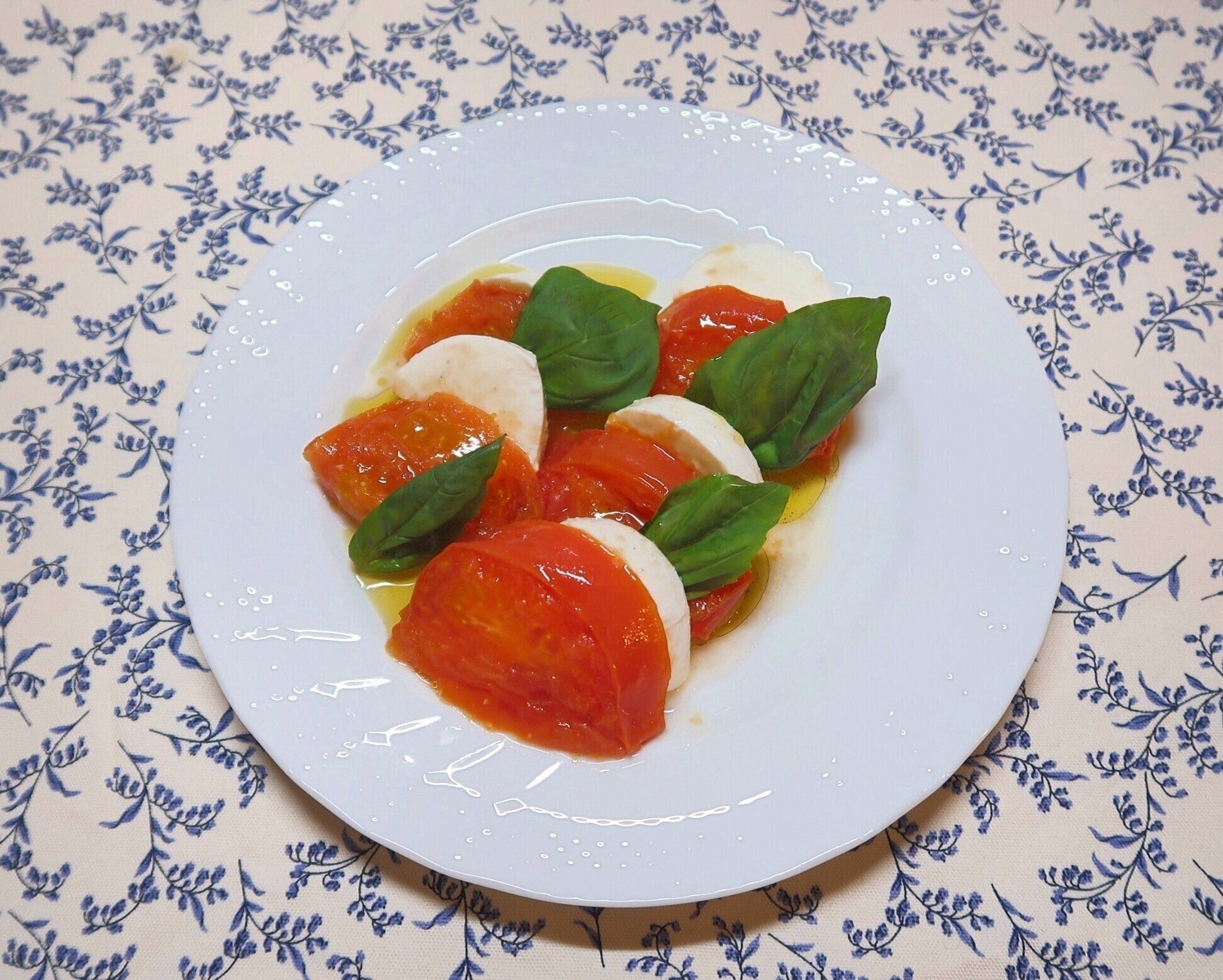 トマトの旨味を味わう【焼きトマトのカプレーゼ】のつくり方