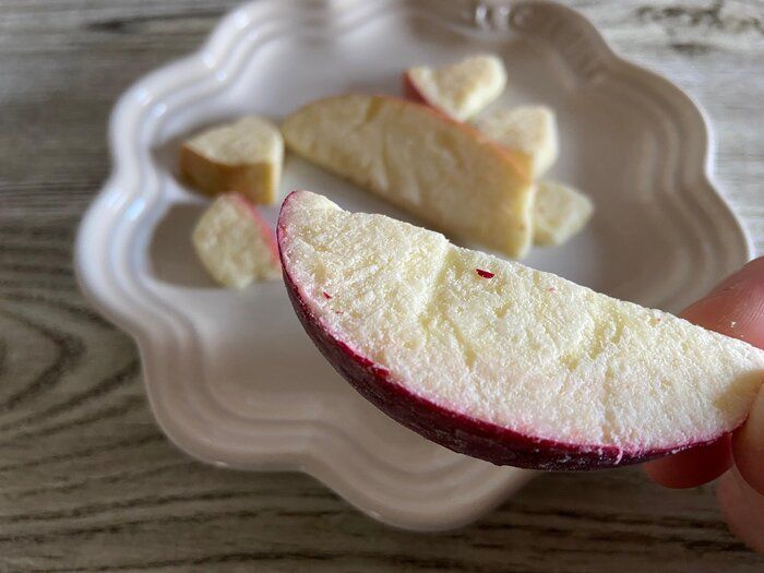 【久世福商店】衝撃の新食感！りんごにたっぷり染み込んでいるものとは！？