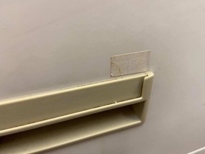 頑固なシール汚れが！お家にあるアレでスッキリ落ちる！！