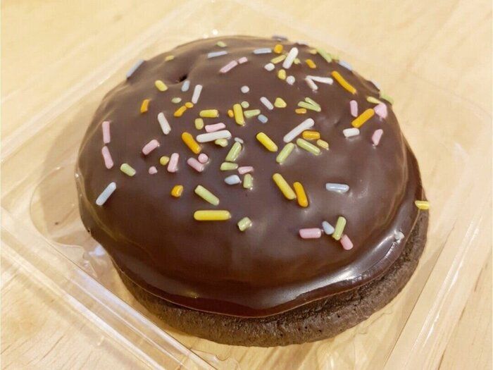 【セブン】SNSで話題！アメリカ発のウーピーパイってどんな味！？