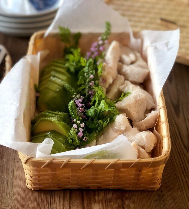 【つけおき簡単！】液体塩こうじ使いの★艶ぷる水晶鷄とアボガドの山葵添え★