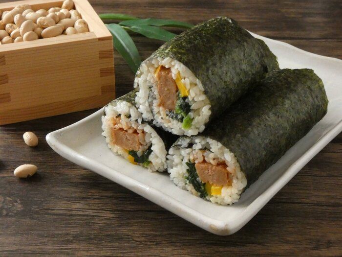 こんな具もあり！市販のハンバーグで簡単大満足の恵方巻き