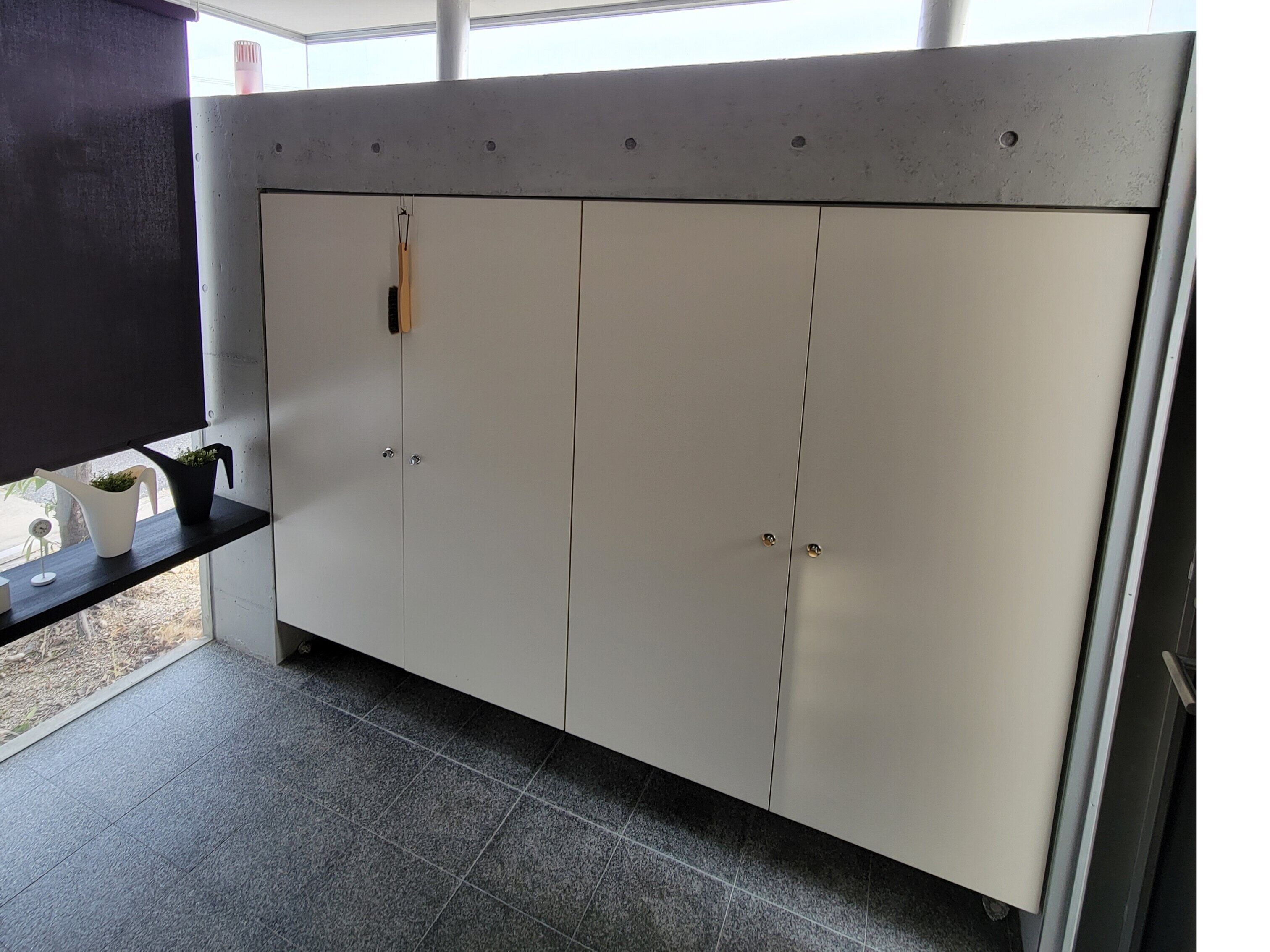 スッキリさせつつも動線を考え抜いた玄関収納