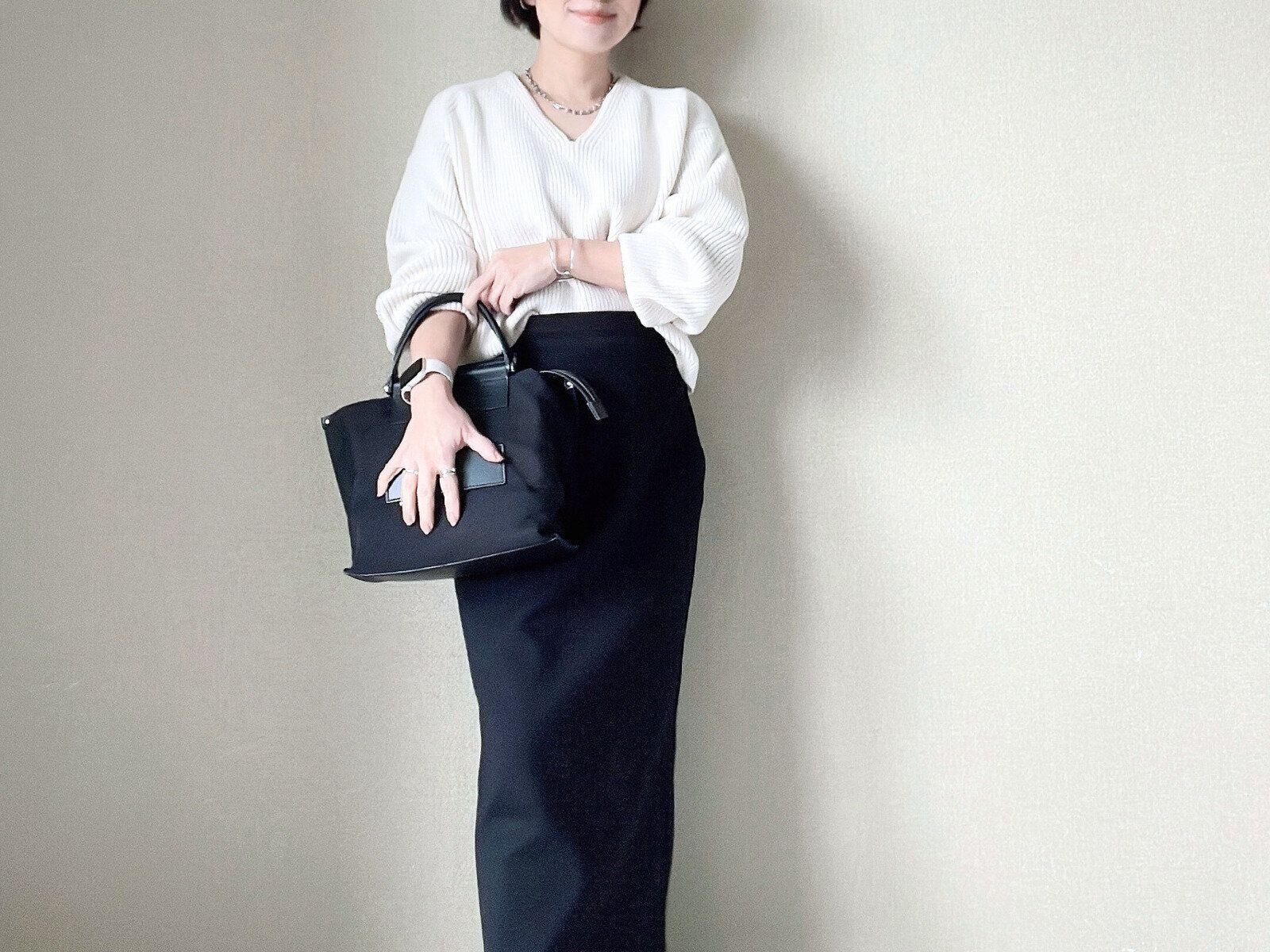 【ユニクロ】神アイテムに認定します！どんなボトムにも合うトップスが売れないわけがない！