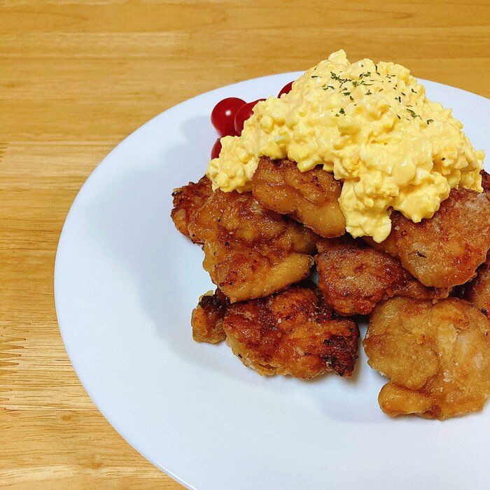【食費の味方】お腹も大満足！鶏のからあげ たっぷりたまごソース