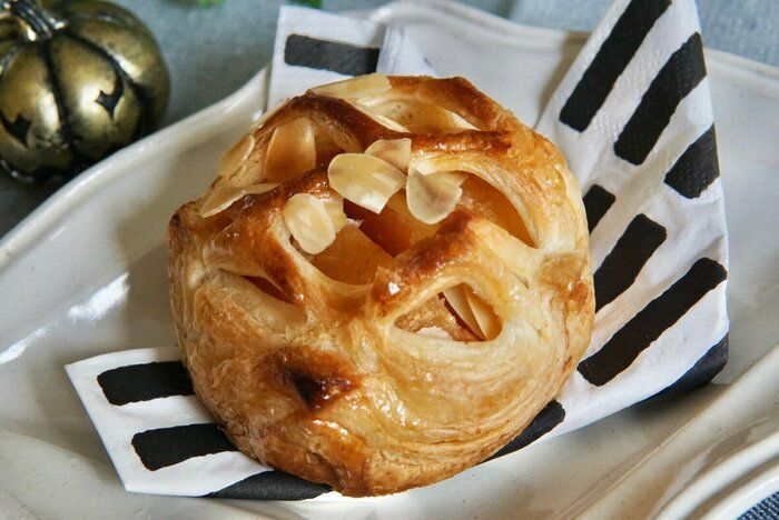 【ローソン】シャキッとりんごとカスタードの絶妙感溢れるアップルパイ！これがコンビニスイーツだなんて