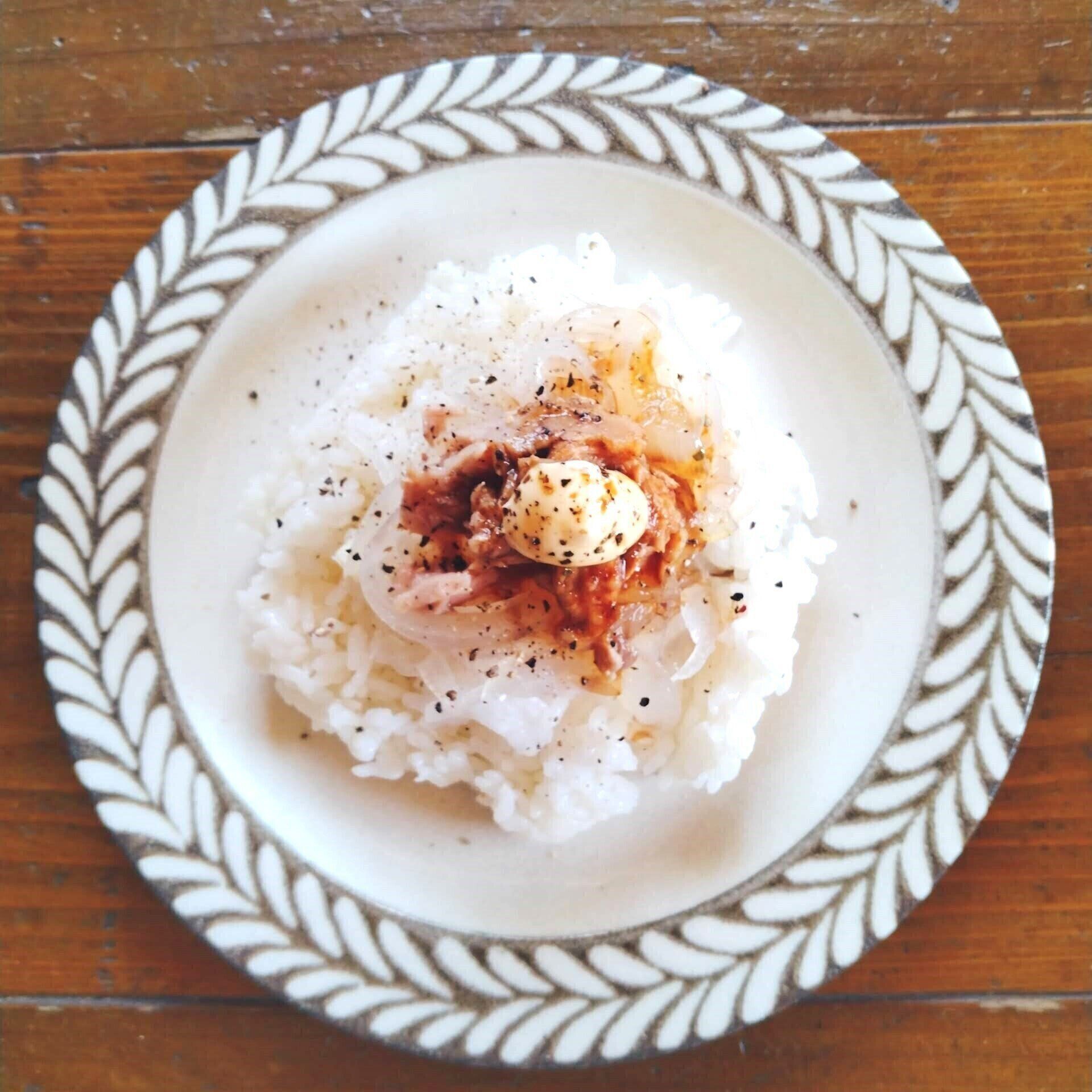 【カルディ】ズボラ飯でもたった5秒で料理の完成度が上がる神アイテム