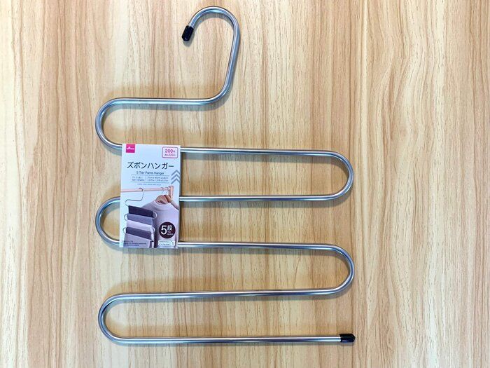 【ダイソー】省スペースでスッキリ収納！220円のズボンハンガーを正直レビュー