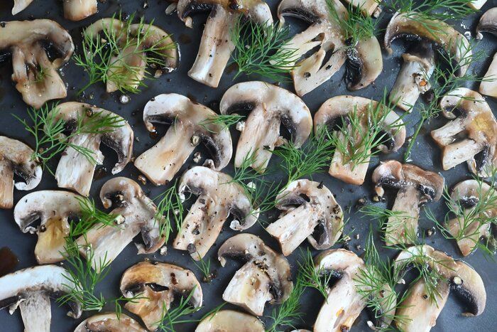 加熱なしでOK！生で食べれるきのこは「マッシュルーム」だけ！マッシュルームを生で食べる簡単レシピ2選