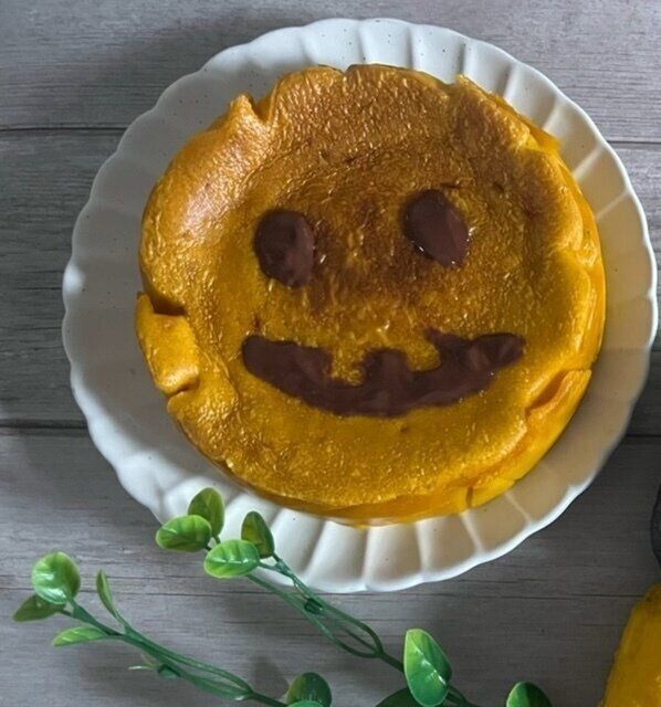 【簡単レシピ】材料全部ミキサーに入れるだけ！ハロウィンにも間に合う！簡単かぼちゃチーズケーキ