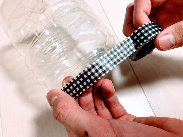 ペットボトルの口にマスキングテープを貼る