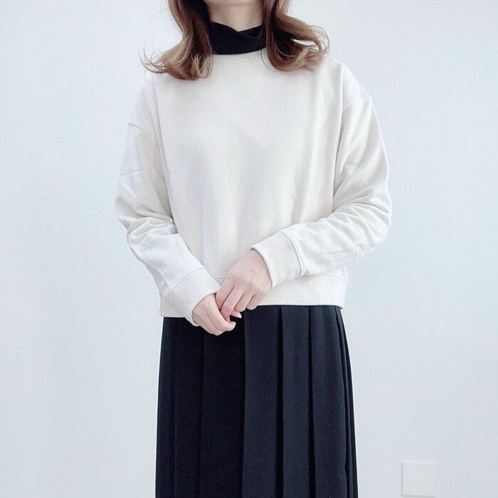 【ユニクロ】トップスinが苦手な方に！クロップドスウェットシャツ