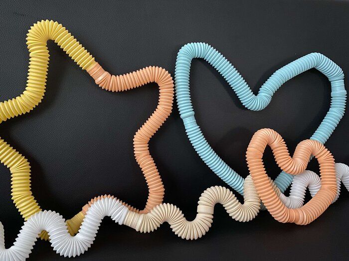 流行中のおもちゃ『ポップチューブ』がスリコで手に入る♪