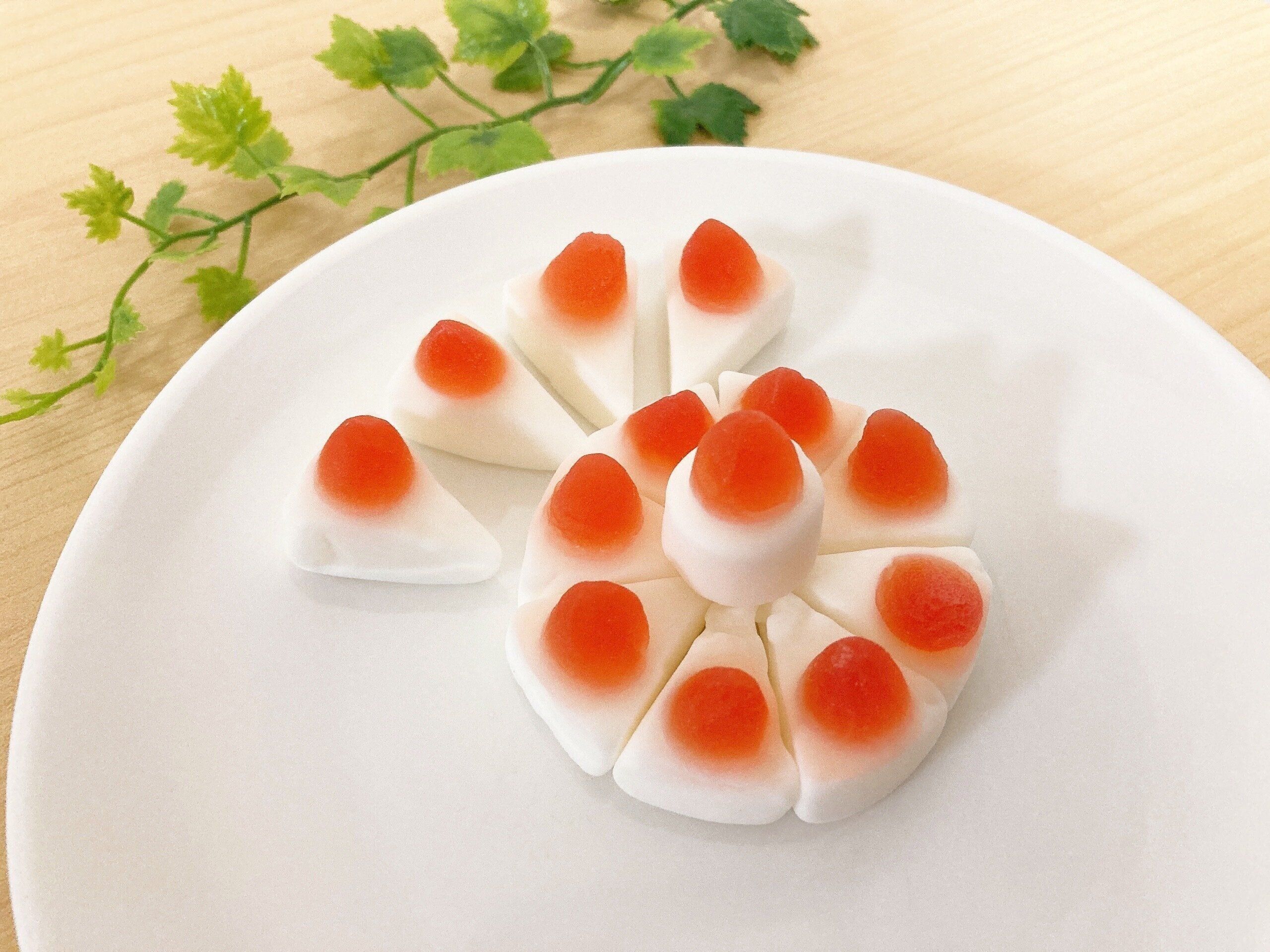 【ダイソー】甘酸っぱさと食感がたまらない！大人気いちごのお菓子3選