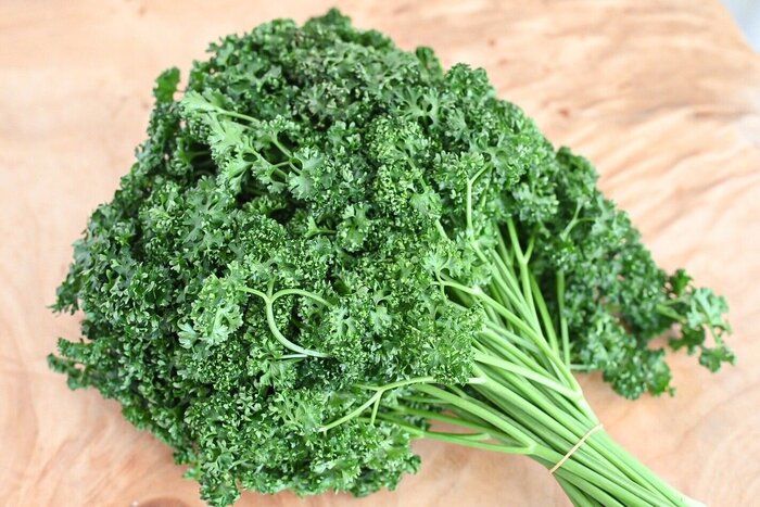 【旬食材】健康にも美容にも効果が期待できる「パセリ」をもっと食べよう！保存方法＆おすすめレシピ２選