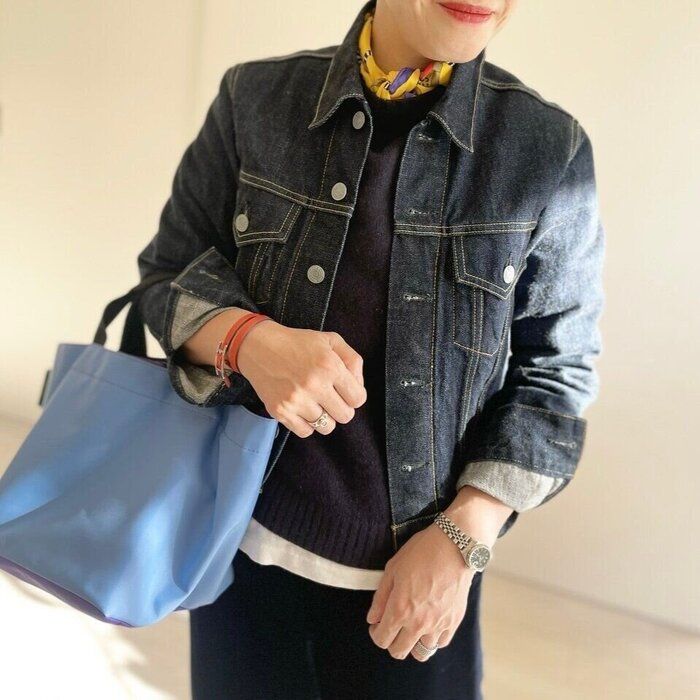 【大人はワンポイントで華やかさアップ！】40代の《色》の取り入れ方