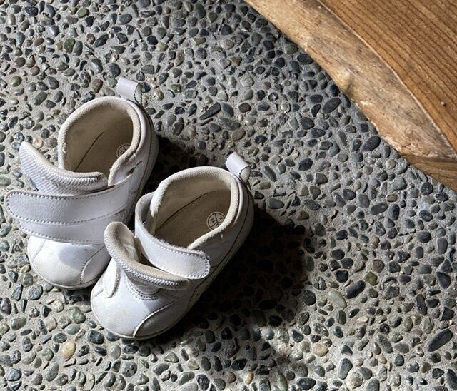 【手放す】子どもの上靴洗いはお母さんの仕事？