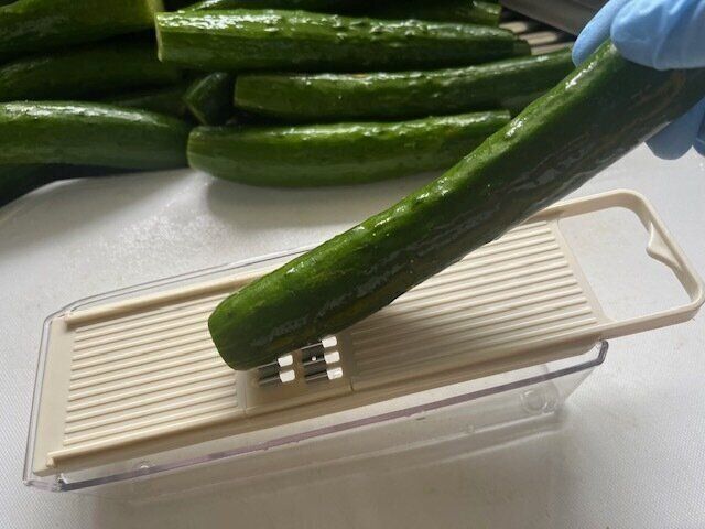 【3COINS】これ1つで5通りの切り方ができる！万能スライサーで時短調理