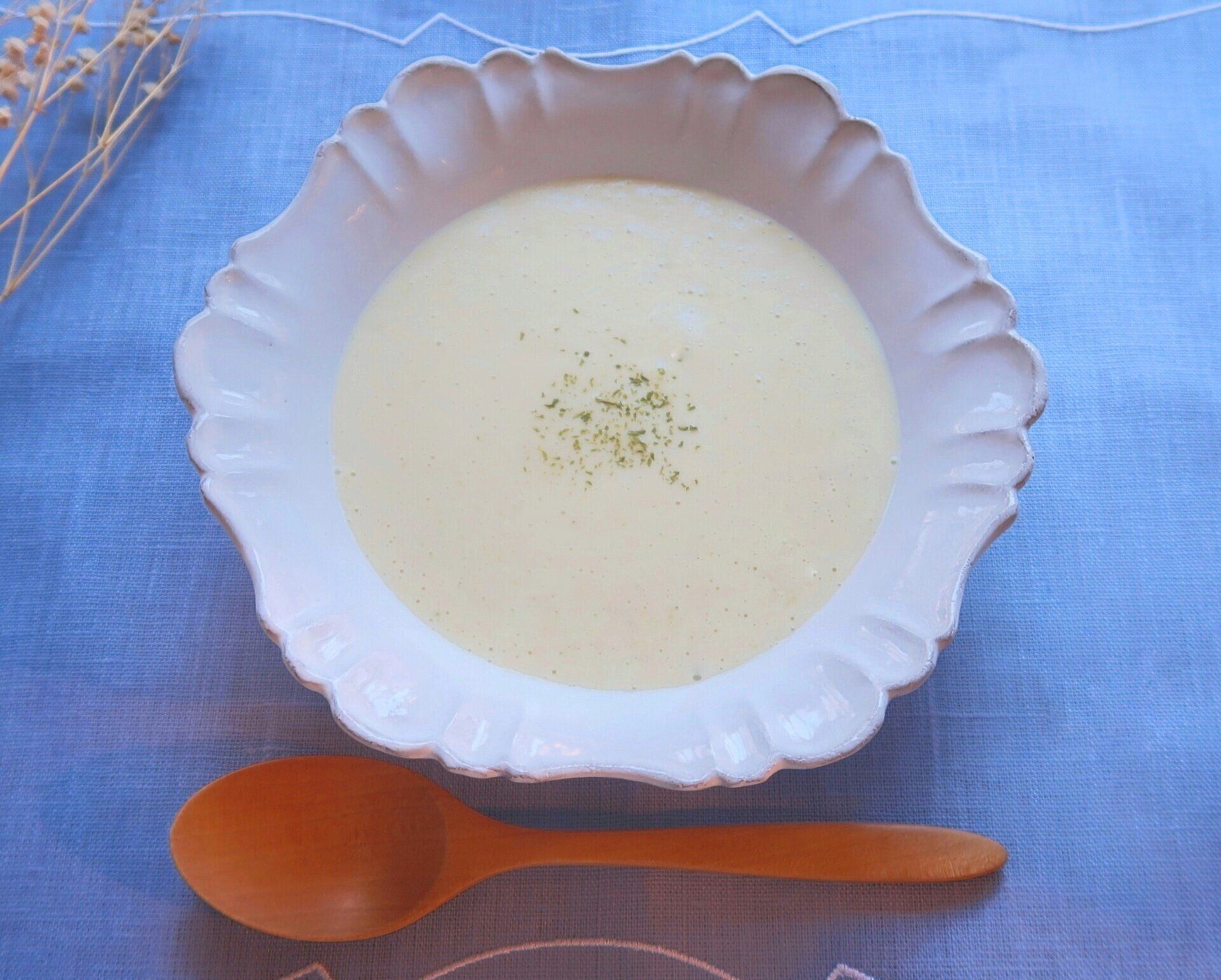 旬の長ねぎの旨味を味わう「長ねぎとじゃがいもの濃厚ポタージュ」のつくり方