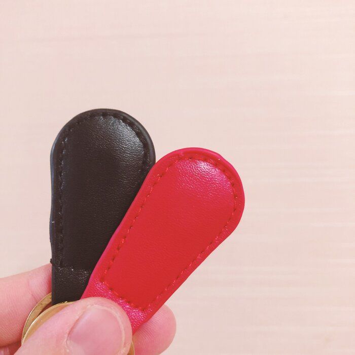 【セリア】「どこに置いた？」が無くなる!!ペタっとくっつく便利グッズ