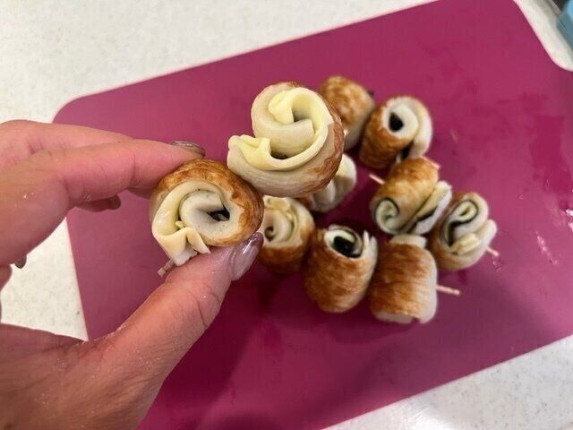 【簡単レシピ】お弁当にもおつまみにも！簡単ちくわのくるくる海苔巻き