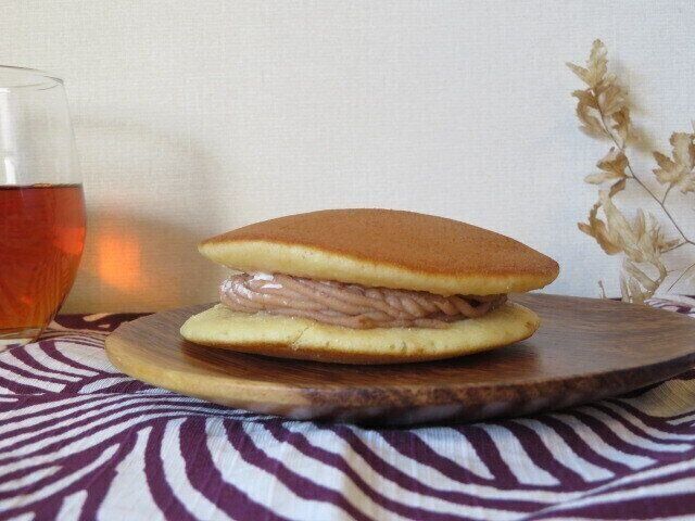 【セブン】片手で食べられるケーキ？洋菓子派にもおすすめモンブランどら焼き