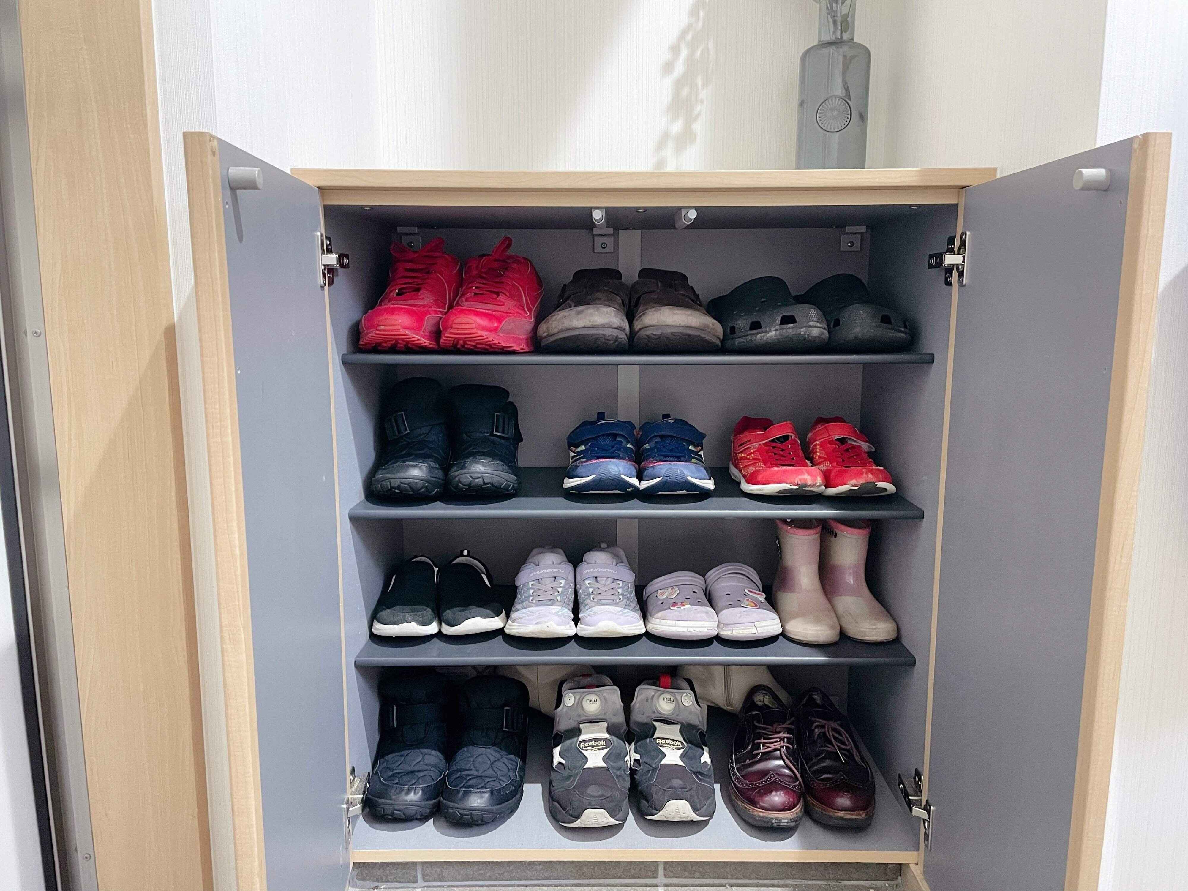 【シンプル収納】賃貸でもあきらめない！狭くてもすっきり保つ玄関収納のアイデア3選