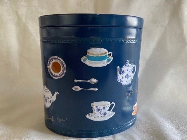 【カルディ】おしゃれでかわいい！缶目当てで買ったら中身もおいしすぎた！