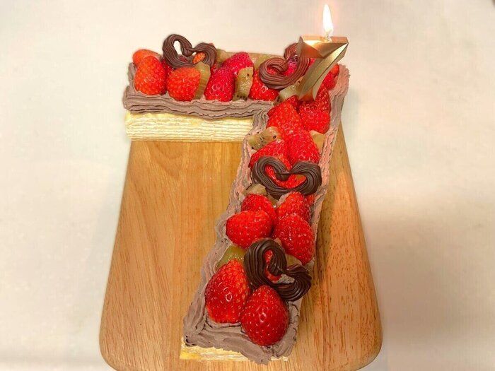 スポンジ不要で簡単＆華やか！【市販品】を活用して子どもが喜ぶ「ナンバーケーキ」を作ろう