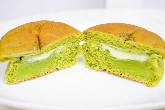 まるでカップケーキ！ローソンで買える抹茶のホイップパンがクリームぎゅっと詰まって美味