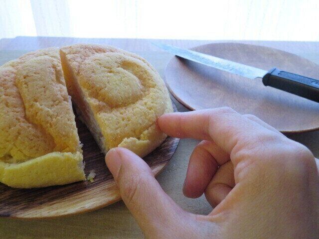 【ローソン】ありそうでなかったメロンパン！断面にワクワクが止まらない