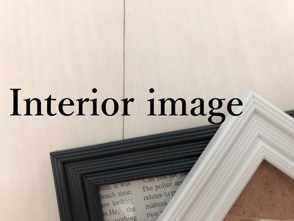 100均のフレームが優秀！白と黒でつくるインテリア4選