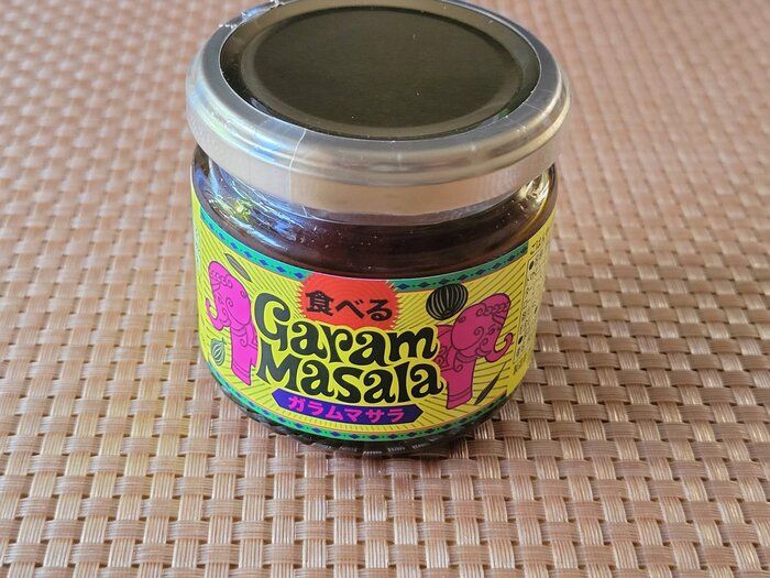 【カルディ】早くも話題に！食べる万能調味料シリーズにスパイシーな新作登場