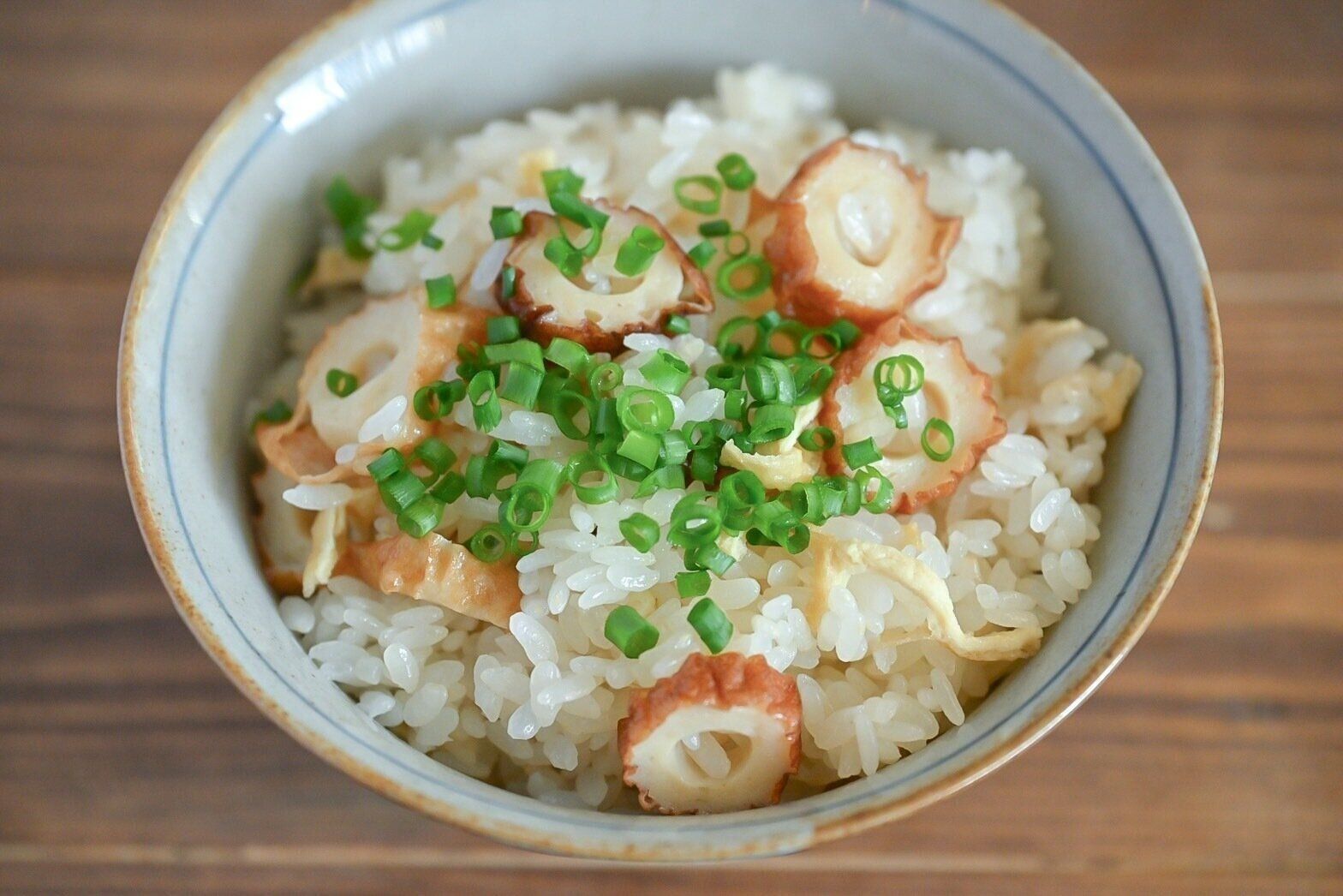 少ない食材で作れる！炊飯器で一発♪超簡単な炊き込みごはんレシピ3選