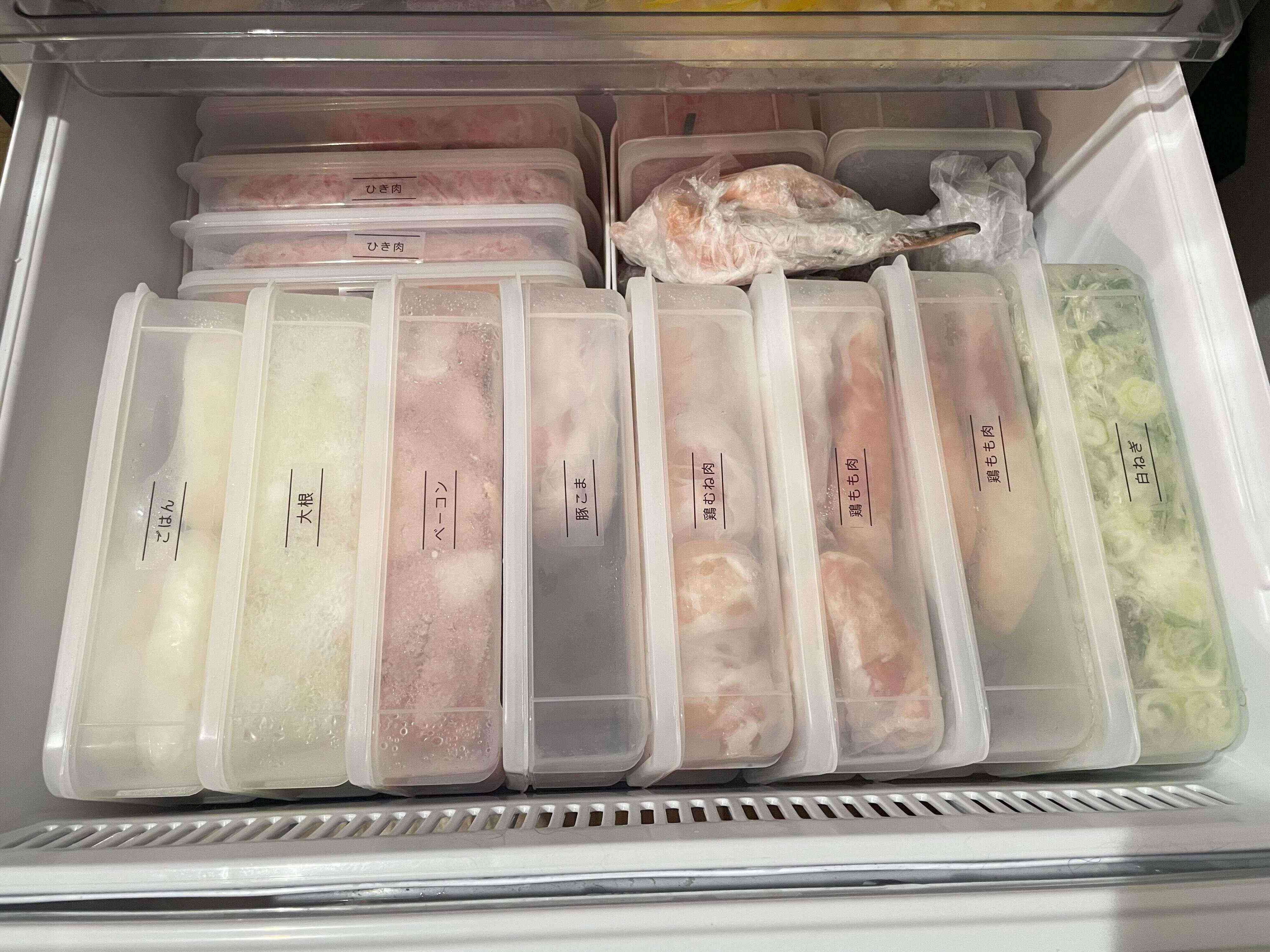 【収納】詰め込み冷凍庫は100均で立ててスッキリ！