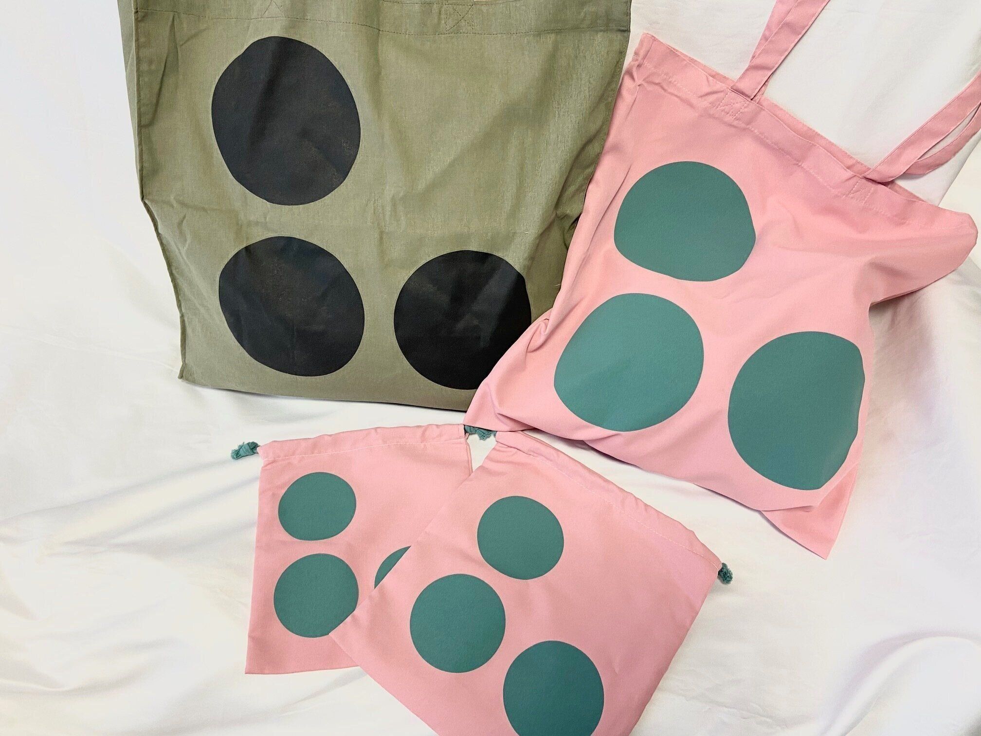 3COINSのレアアイテム！原宿本店だけで買えるバッグの夏限定カラーが登場だよ