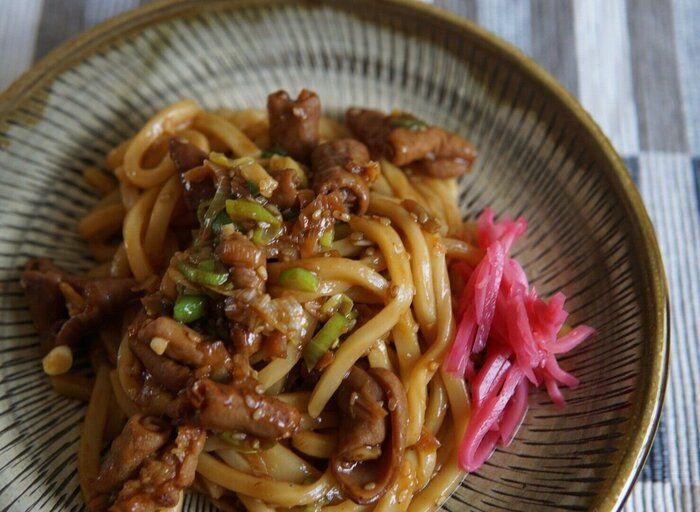 【ローソン】隠れた名品「ホルモン焼」を使った、簡単絶品焼うどんを作ってみました。