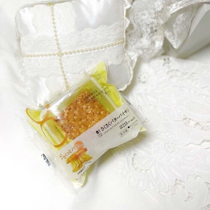 3/14に発売したローソンの新作、バタークリームのスイーツ。