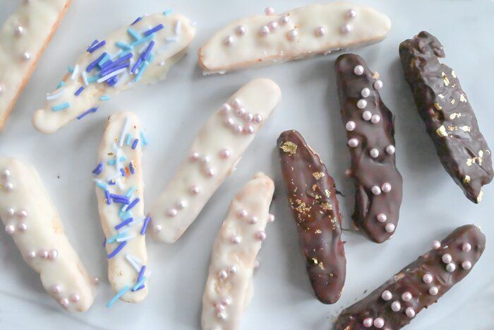 食品用ポリ袋＆ドライヤーで失敗知らず！幼稚園児でも作れる♪ホケミで簡単！チョコがけクッキーレシピ