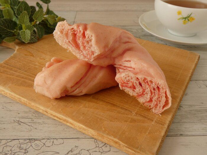 【ファミマ】ふんわりもっちり「いちごモッチ（あまおう苺）」は苺をたっぷり味わえる新作スイーツパン