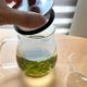 一度手放したのに再購入!ありそうでなかった茶こし一体型のティーポット