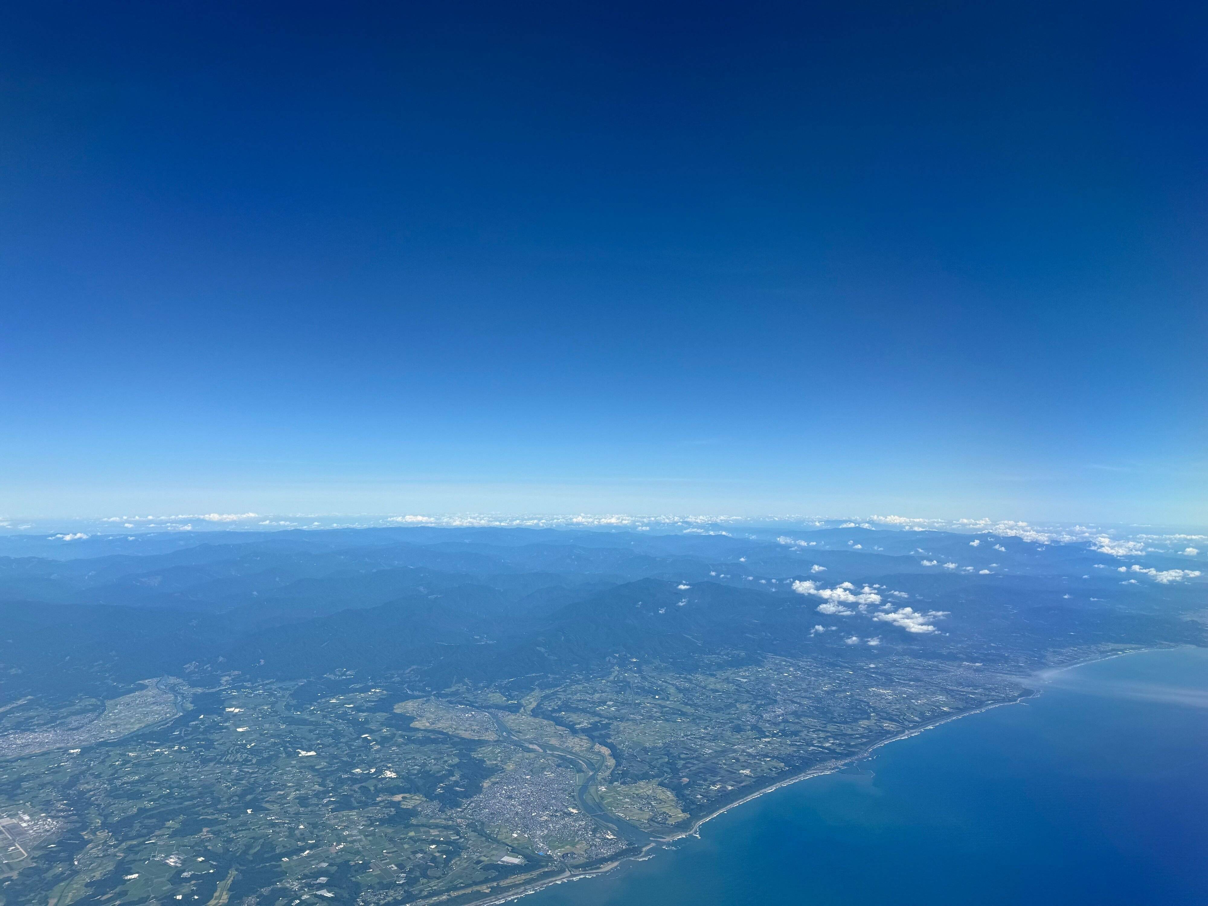 地理の勉強にもなって親子の会話も弾む！小学生の子が空の旅を楽しむアイデア2つ