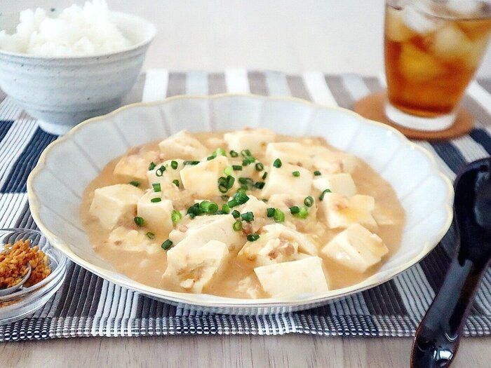 ごはんおかわり必須！丸美屋「とんこつ麻婆豆腐の素」はあとがけガーリックで2度おいしい！