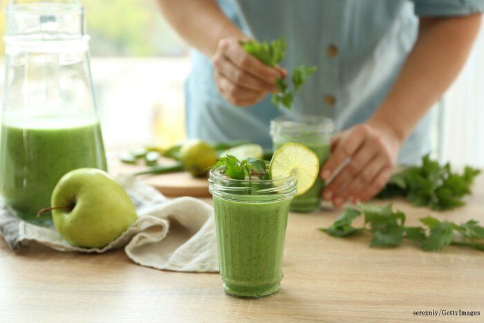 スムージーで美と健康はバッチリ！は本当？気をつけたいメリット・デメリット