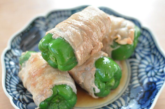 包丁いらず【丸ごとピーマン肉巻き】ジュワっと味染み！すぐ出来ボリュームおかず
