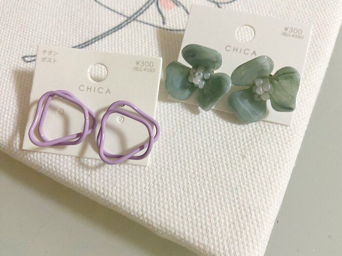 【3COINSマニア厳選】3月発売！春のファッションにピッタリのおすすめ新作ピアス2選