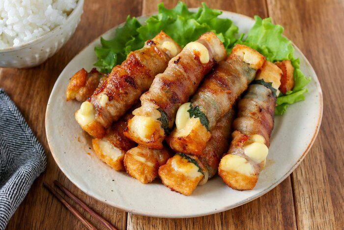 とろ〜りチーズがたまらない！厚揚げチーズの大葉肉巻き