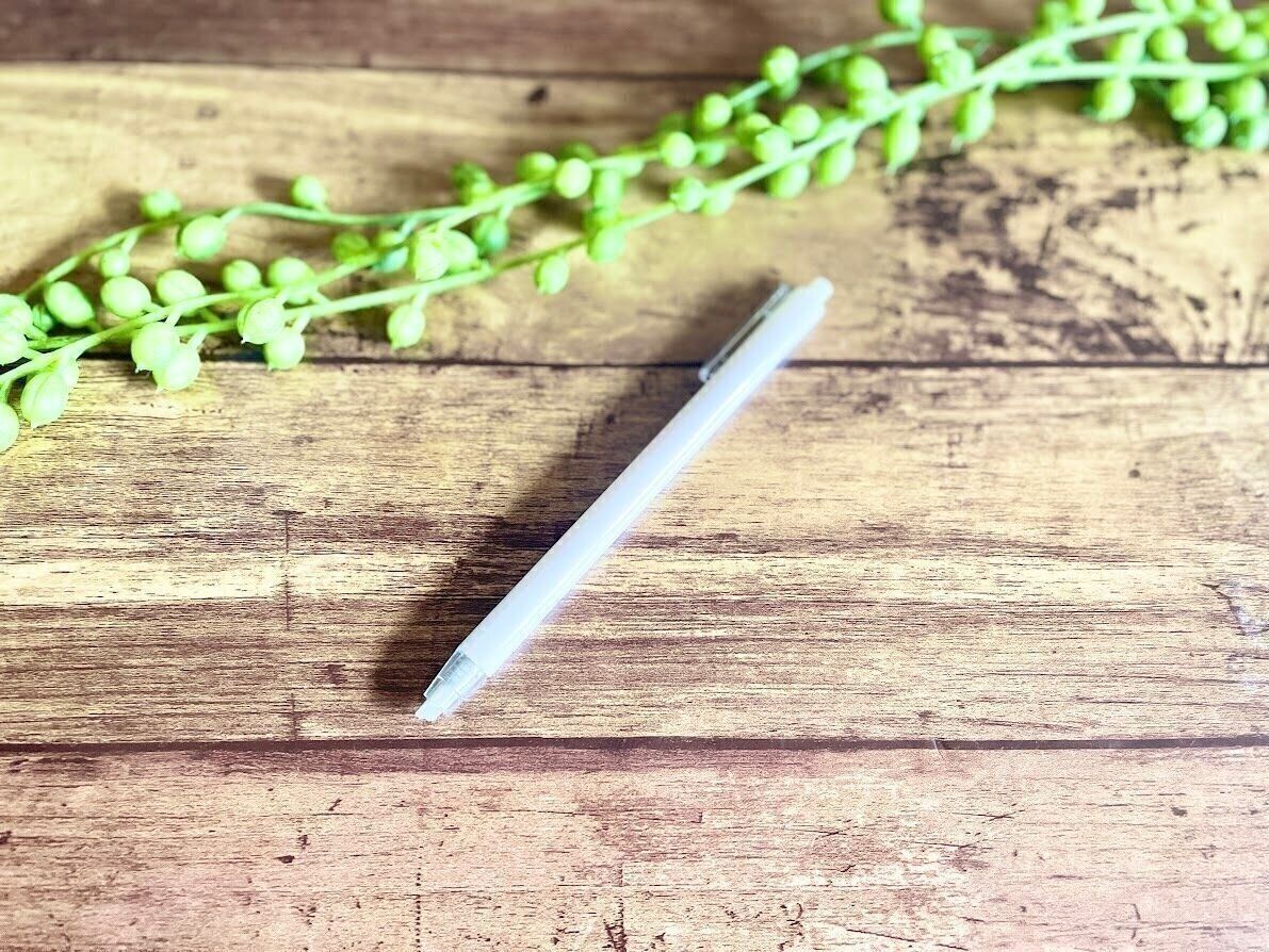 【ダイソー】ペンみたいにサッと使えるカッター！しかも安全なのがイイ