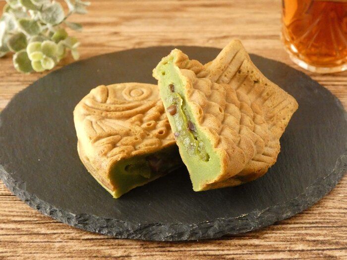 【ファミマ】もちもち食感の「抹茶クリームたい焼き」は冷やして温めて2度おいしい！