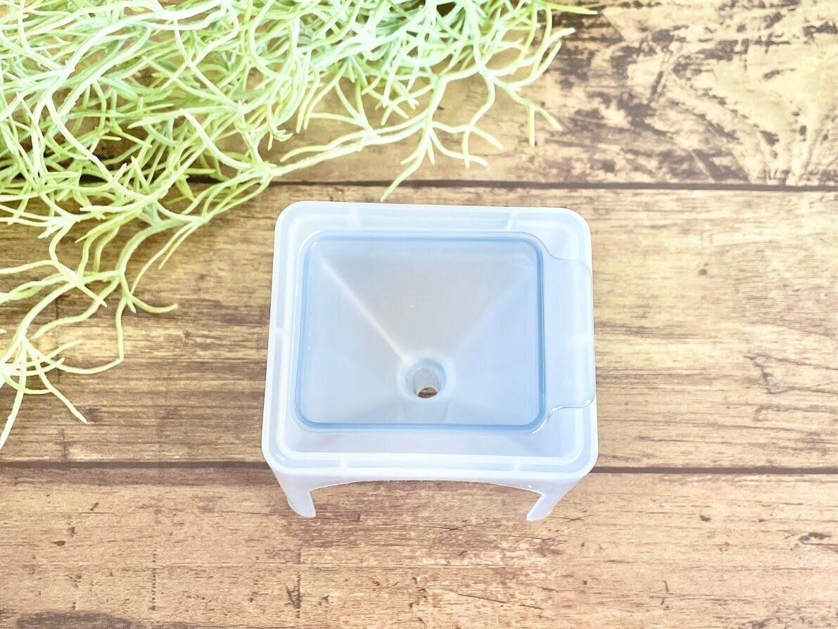 【ワッツ】四角ってなかった！倒れないから収納しやすいキッチンアイテム